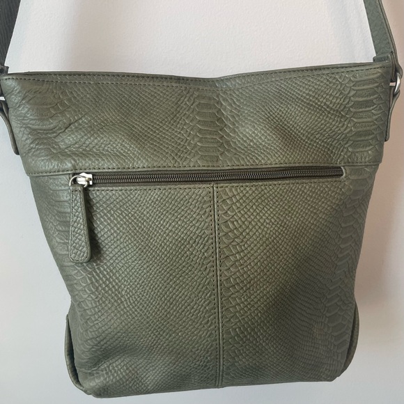 Stone Mountain Olive Green Reptile-Textured Leather Crossbody Bag NWOT - Picture 4 of 16